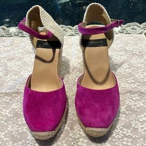 NWOB fuchsia suede sandals size 38